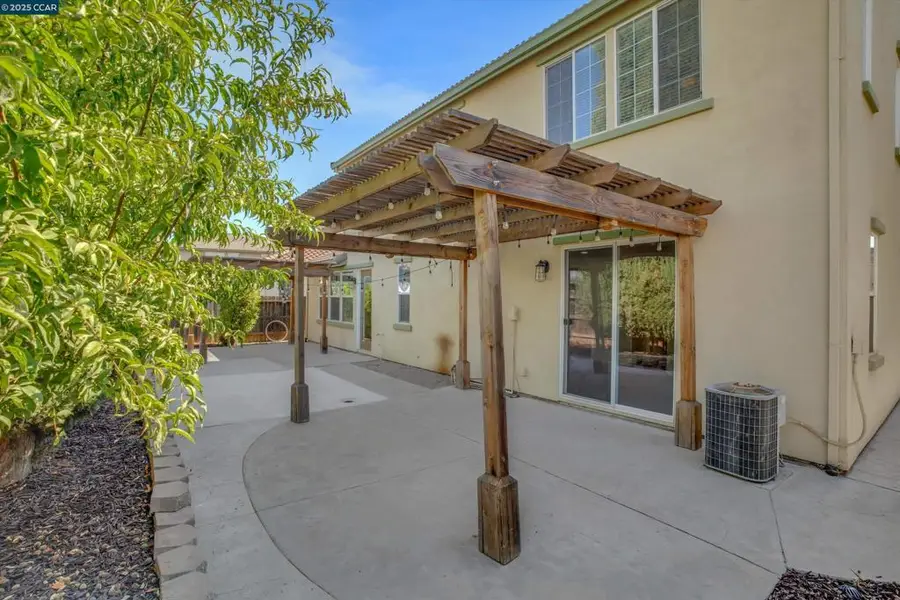 1411 Granite Creek Dr, Patterson, CA 95363 - Image #3