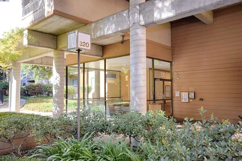320 N Civic Dr #404, Walnut Creek, CA 94596 - Image #1