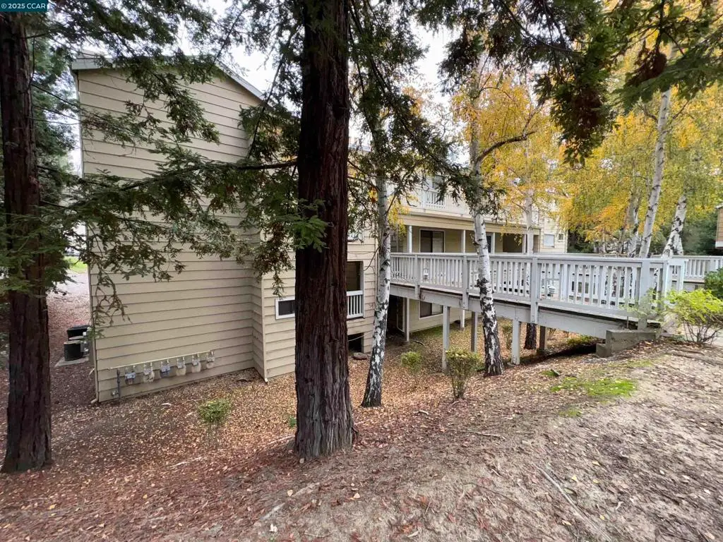 398 Mill Rd, Martinez, CA 94553 - Image #1