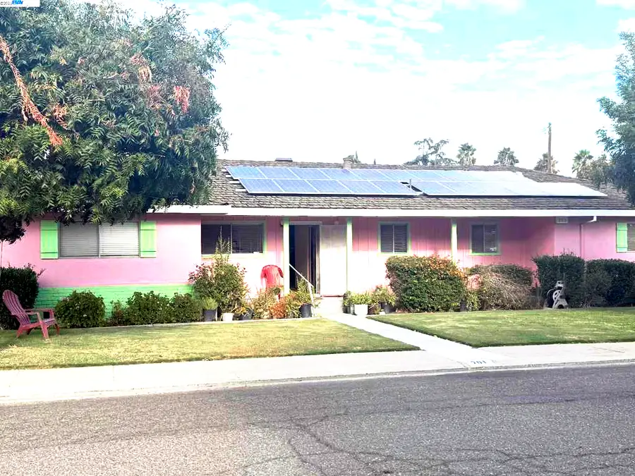 701 N 3rd St, Patterson, CA 95363 - #2