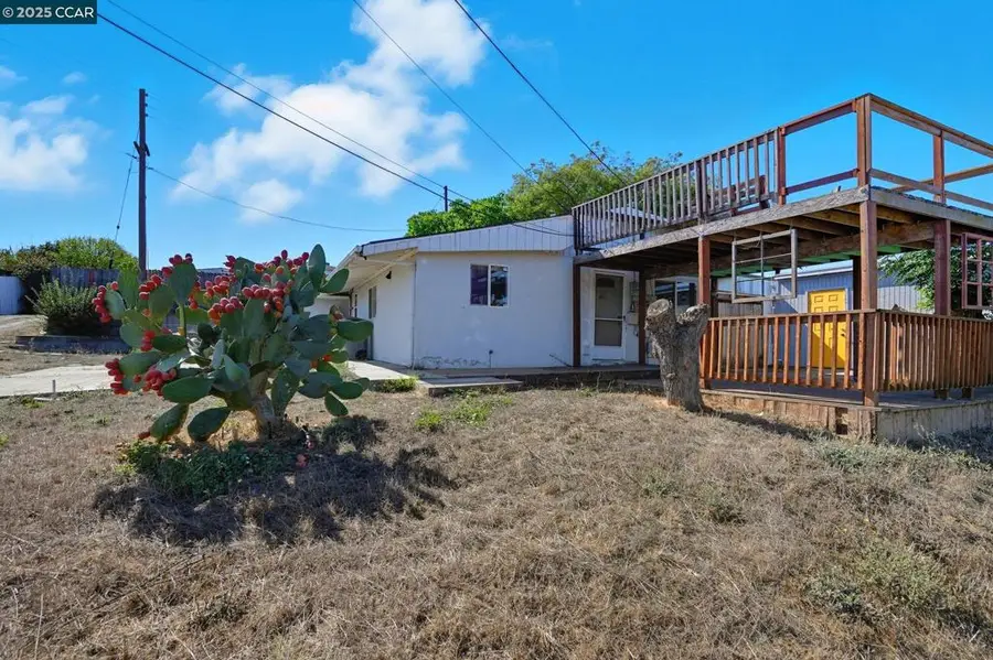 1207 1/2 Warren Ave, Vallejo, CA 94591 - Image #2