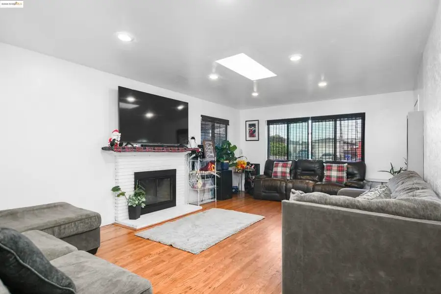 447 S 16th St, Richmond, CA 94804 - #2