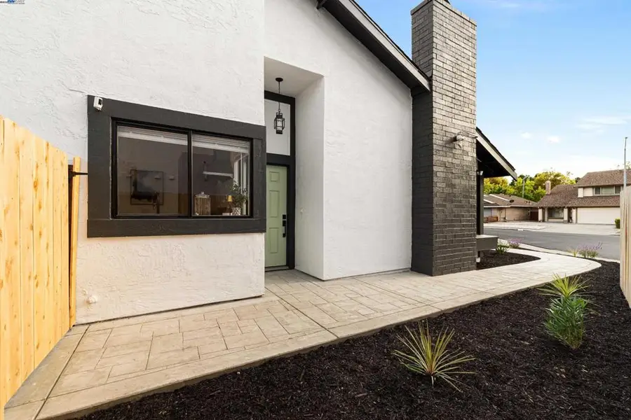 713 Sandy Brook Ct, Rodeo, CA 94572 - Image #3