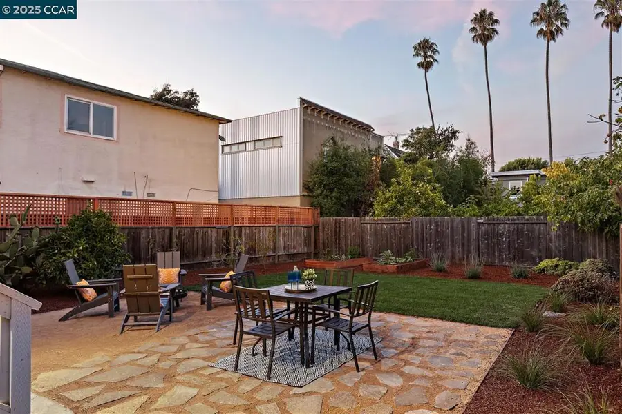 1233 Haskell St, Berkeley, CA 94702 - Image #2