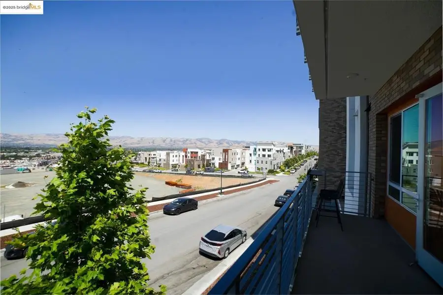382 Llano De Los Robles Ave #UNIT 3, San Jose, CA 95136 - Image #3