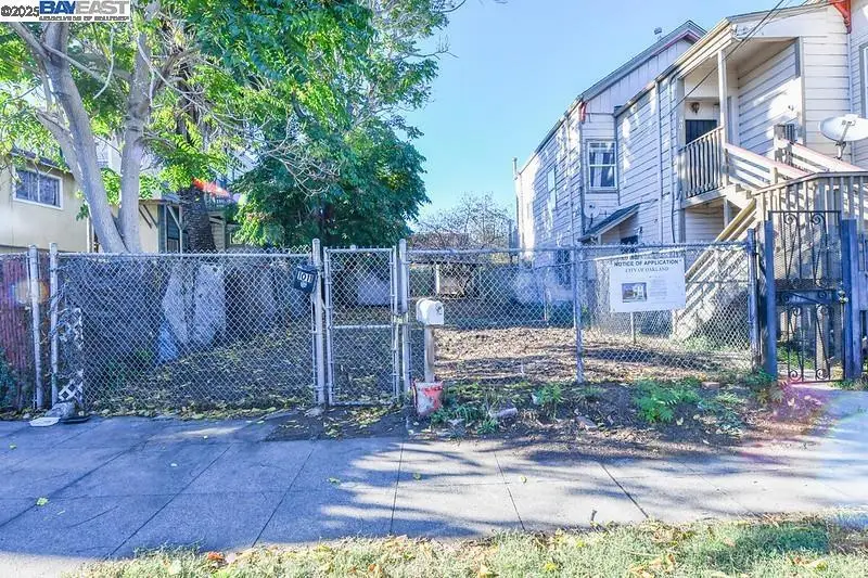 1011 Willow St, Oakland, CA 94607 - Image #1