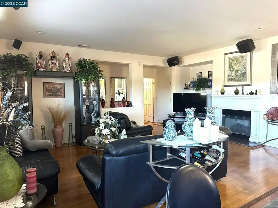 584 Silver Maple Drive, Hercules, CA 94547 - Image #3