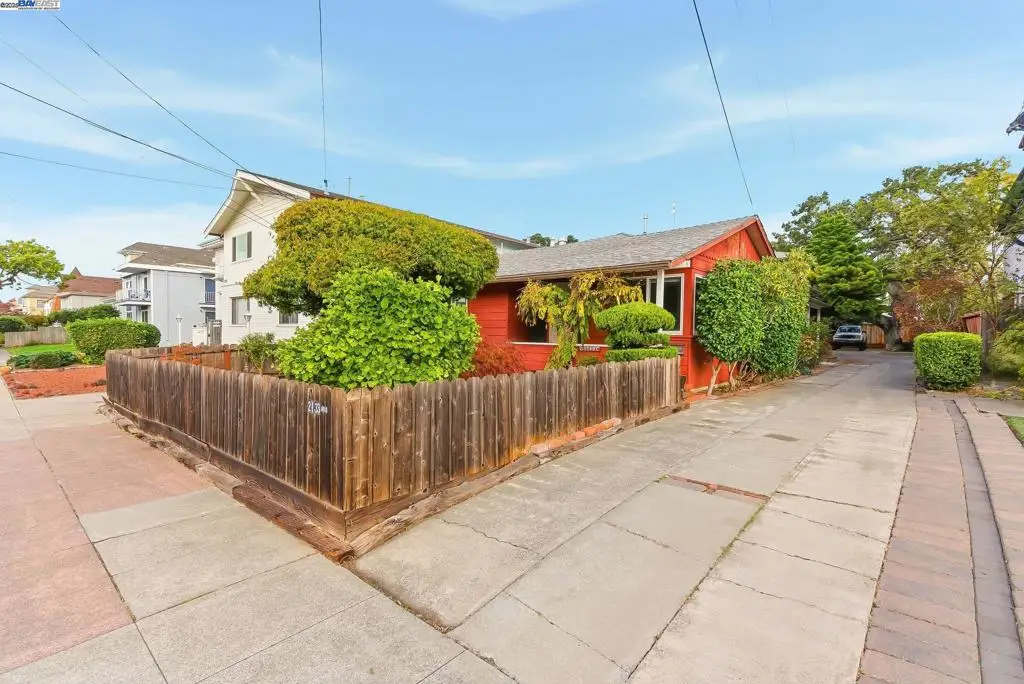 2133 Clinton Ave, Alameda, CA 94501 - Image #1