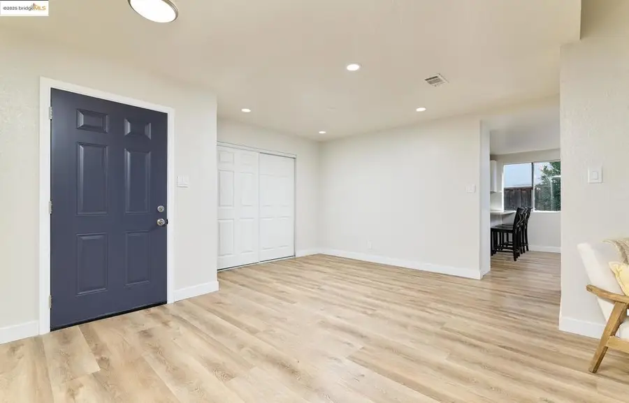 2117 Lopez Dr, Antioch, CA 94509 - Image #2