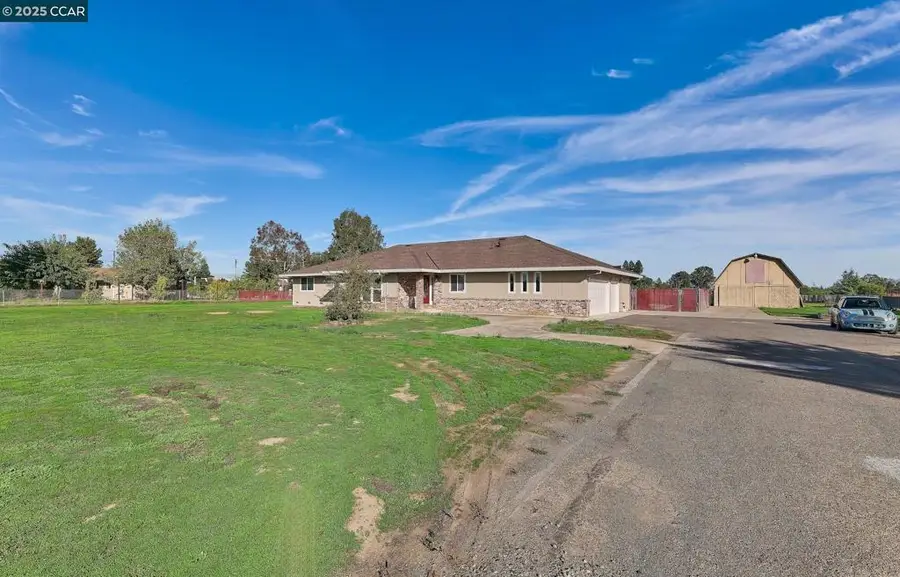 8439 Bader Rd, Elk Grove, CA 95624 - Image #2