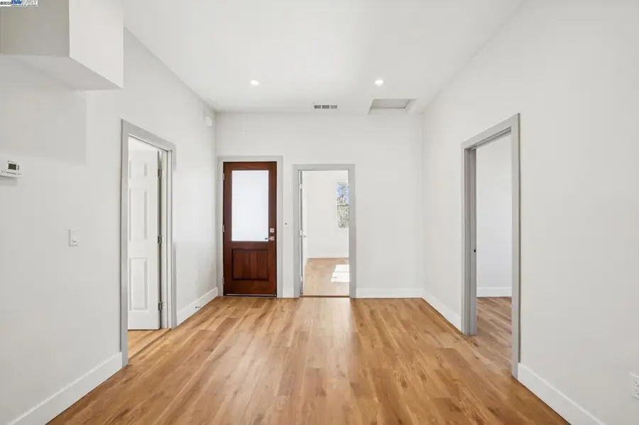 882 61st St, Oakland, CA 94608 - Image #3