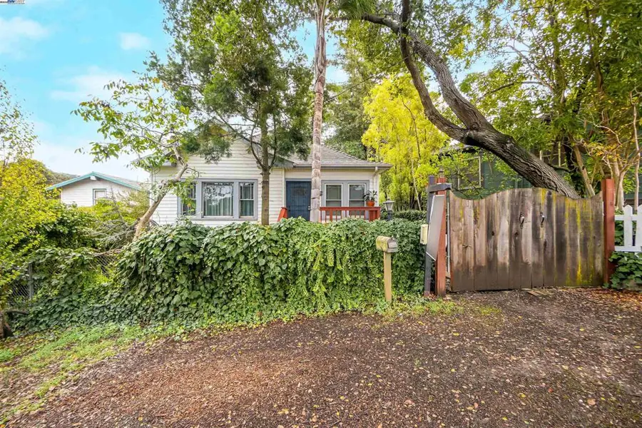 3908 Archmont Pl, Oakland, CA 94605 - Image #3