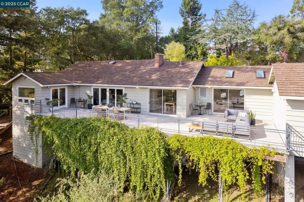 11 Los Dedos Rd, Orinda, CA 94563 - Image #1