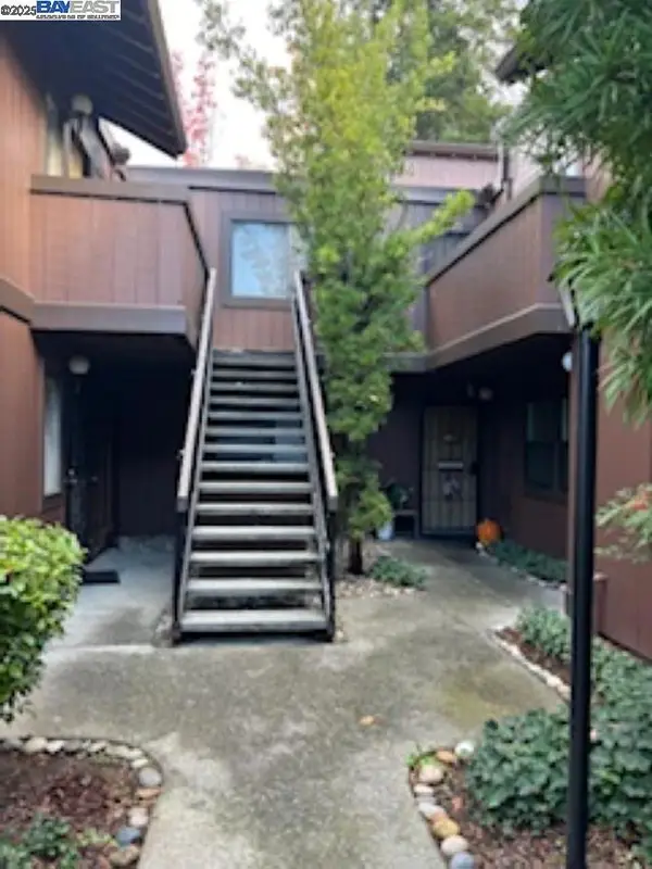 884 Camelback Pl, Pleasant Hill, CA 94523