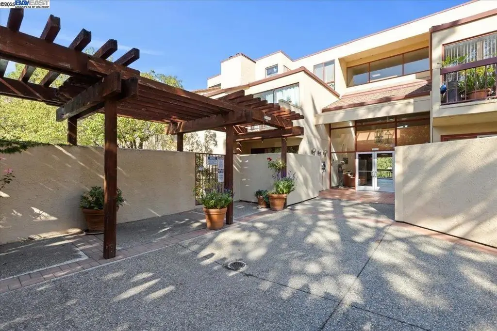 25912 Hayward Blvd #Unit 204, Hayward, CA 94542 - #1