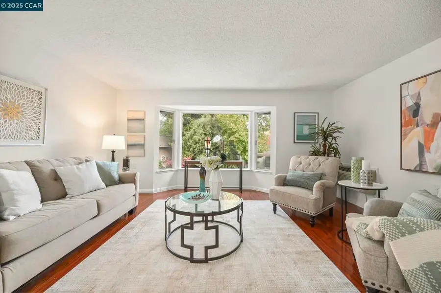 3465 Tice Creek Dr #4, Walnut Creek, CA 94595 - Image #2