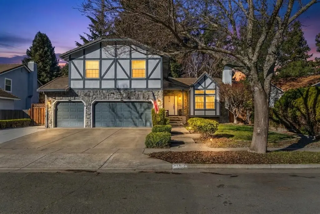 415 Oakwood Cir, Fairfield, CA 94534 - Image #1