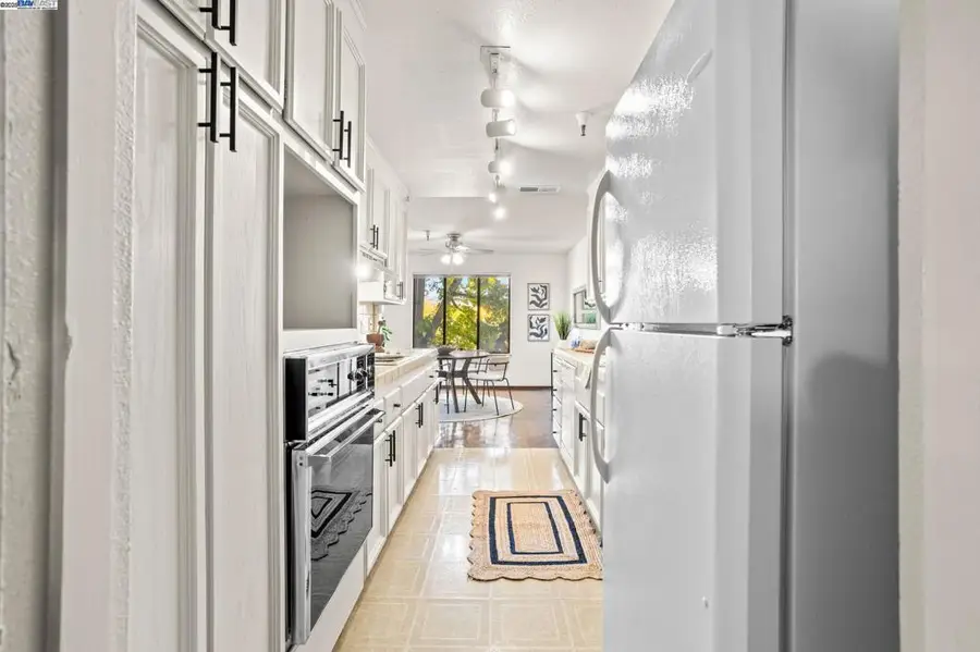 1400 Carpentier St #325, San Leandro, CA 94577 - Image #2