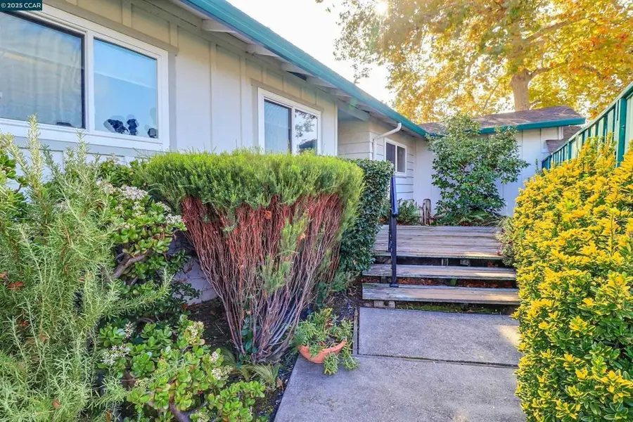 4420 Crestwood Cir, Concord, CA 94521 - Image #3