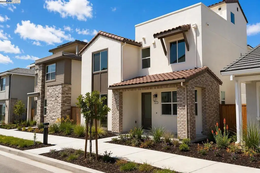 352 Waypoint Drive, Napa, CA 94558 - #1