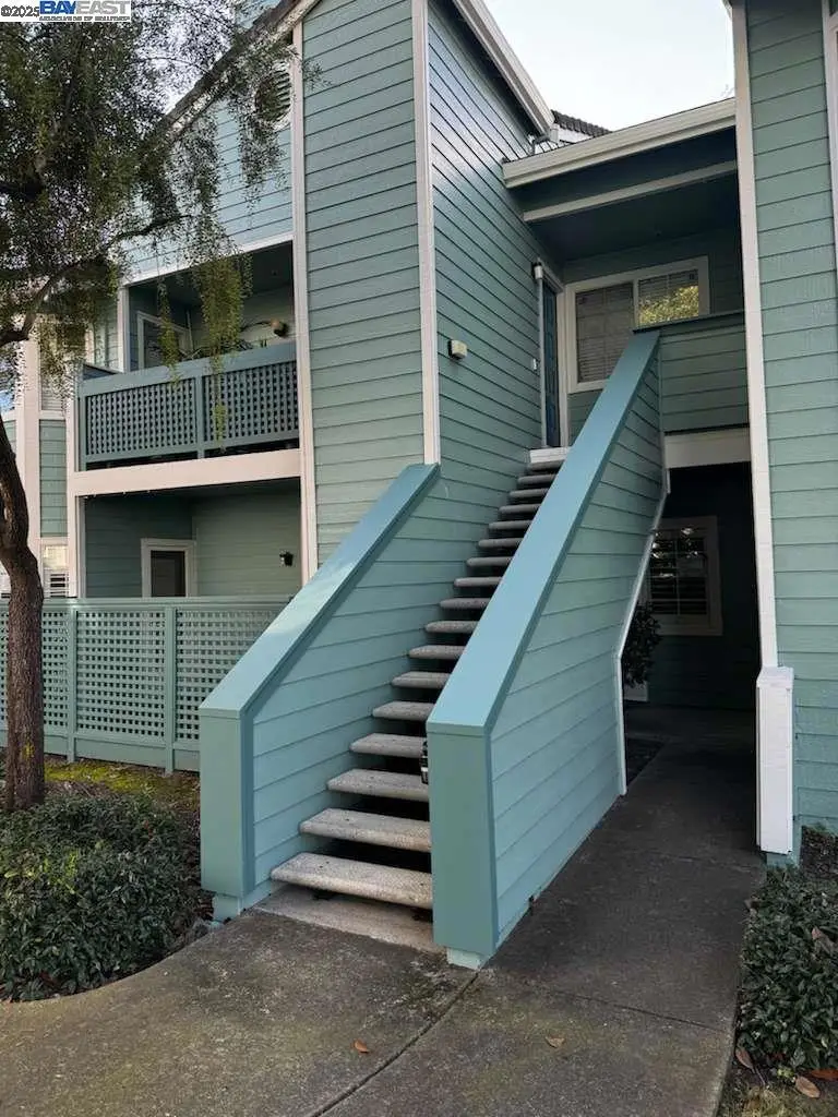 303 Dursey Dr, Pinole, CA 94564 - Image #2