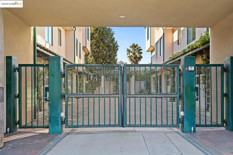 6555 Shattuck Avenue, Oakland, CA 94609 - #3