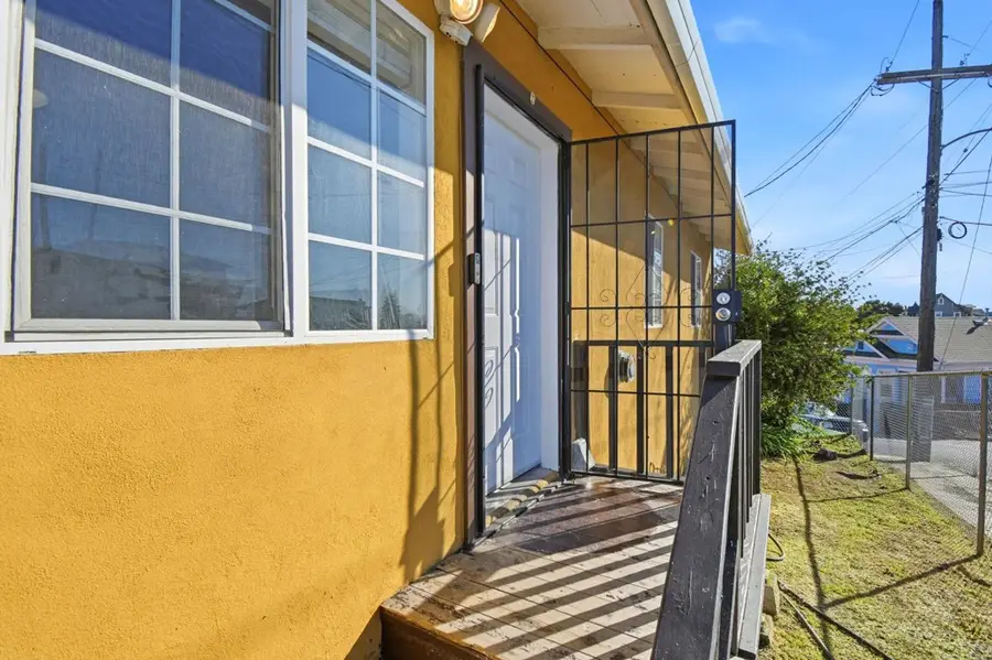 2122 E 25th St, Oakland, CA 94606 - Image #2