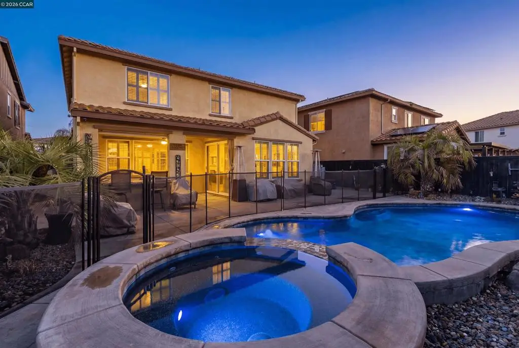 515 515 W Cherry St, Dixon, CA 95620 - Image #1