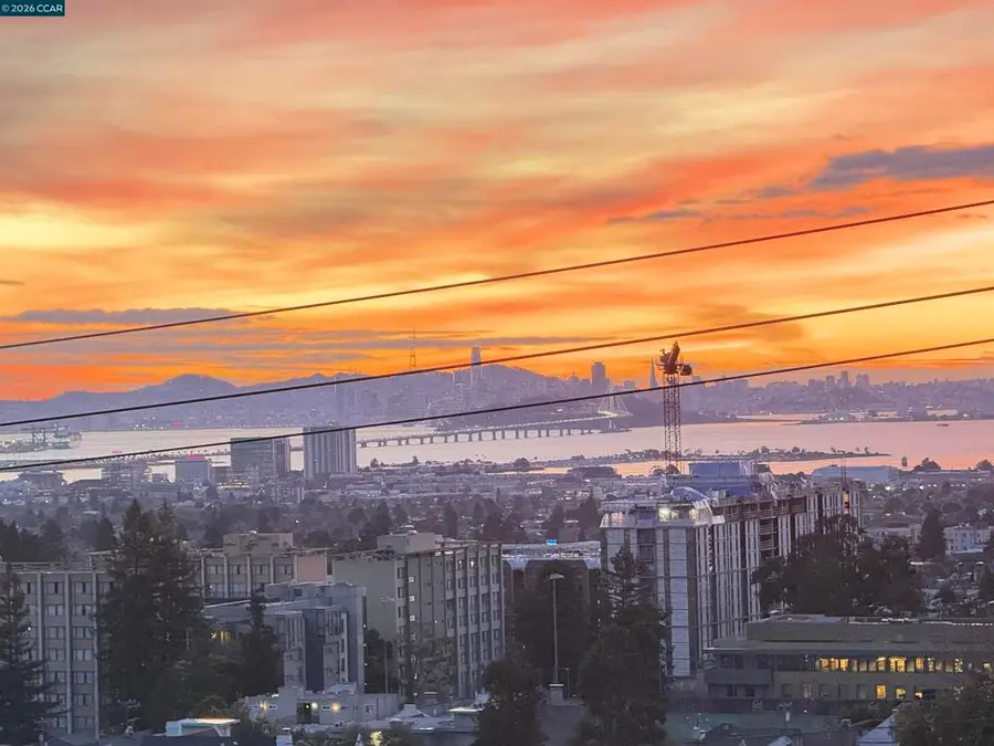 2 2 Panoramic Way #304, Berkeley, CA 94704 - Image #3