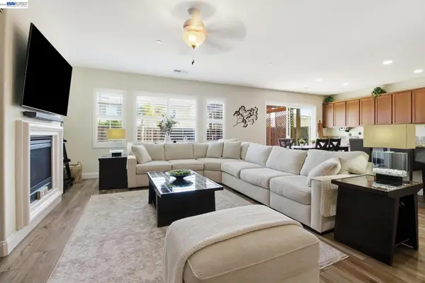 868 N San Remo Ln, Mountain House, CA 95391