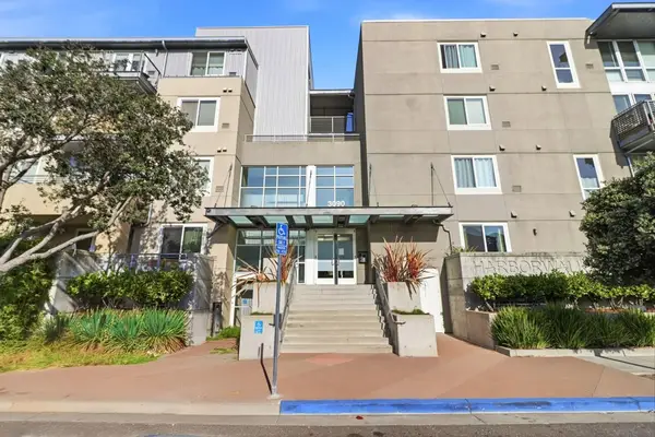 3090 3090 Glascock Street #102, Oakland, CA 94601