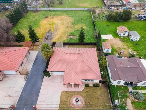 1031 Azusa St, Sacramento, CA 95833