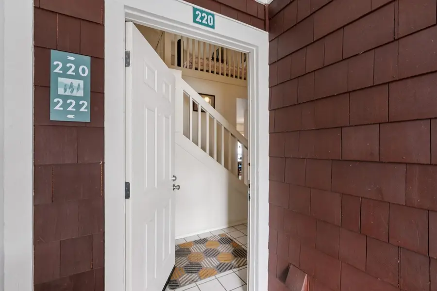 220 Marina Lakes Dr, Richmond, CA 94804 - Image #3