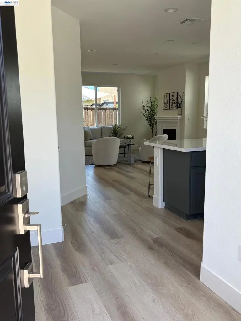 1476 Monument Ln, Fairfield, CA 94533 - #2