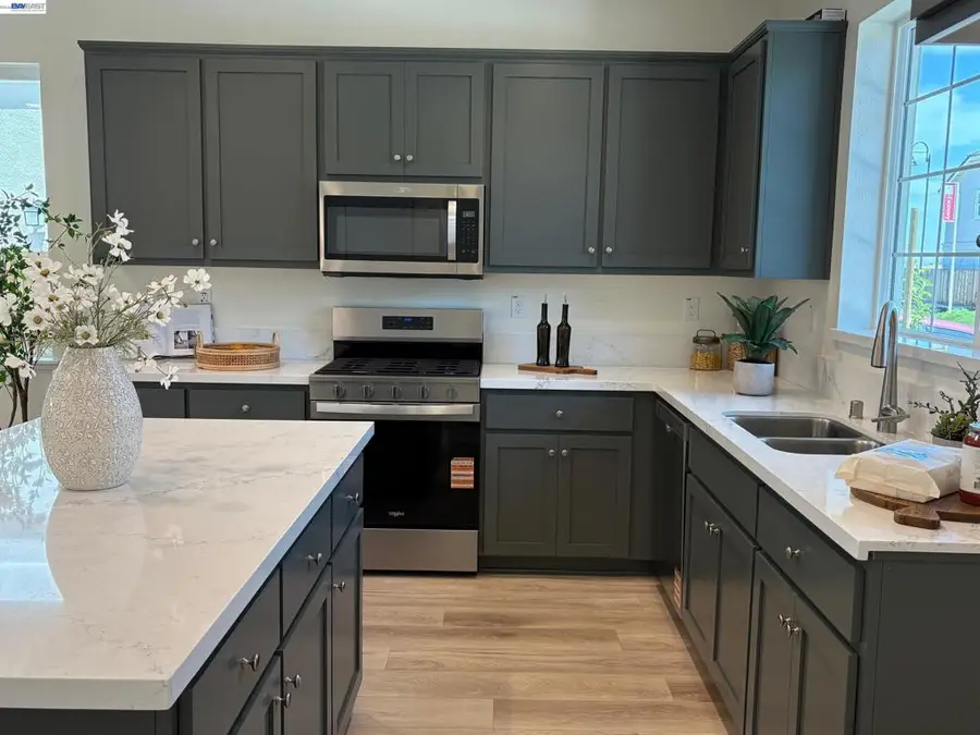 1476 Monument Ln, Fairfield, CA 94533 - #3