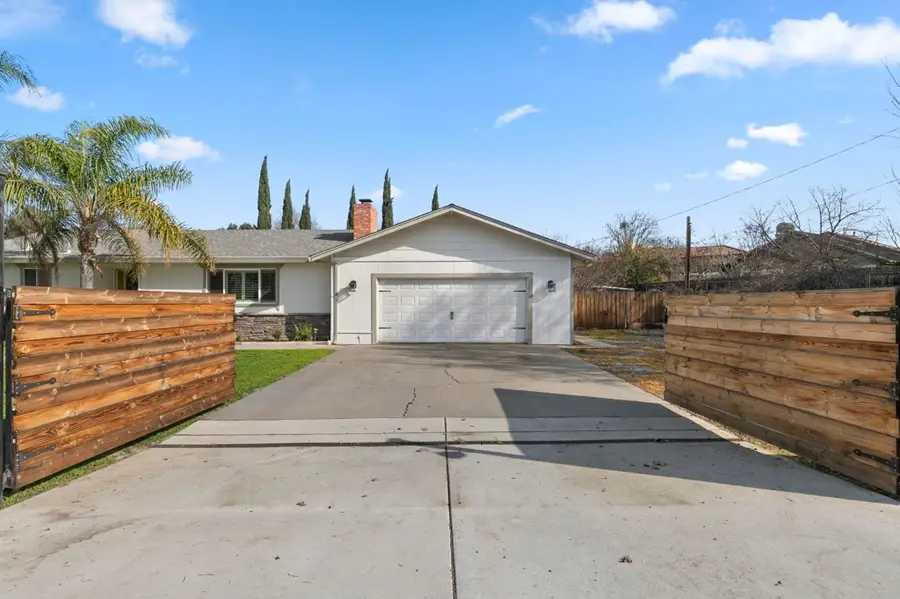 25820 S Macarthur Dr, Tracy, CA 95376 - Image #2