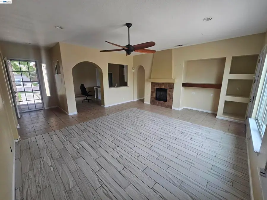 537 Bonanza Dr, Newman, CA 95360 - #2