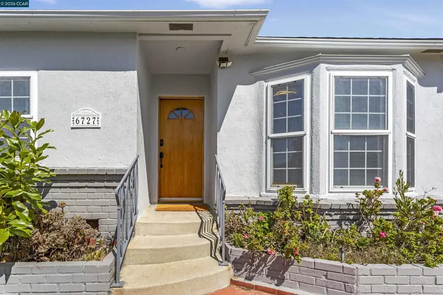 6727 W 87th Pl, Los Angeles, CA 90045 - #2