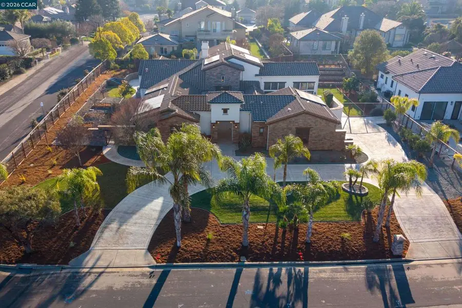 6010 Kolb Ranch Dr, Pleasanton, CA 94588 - Image #2