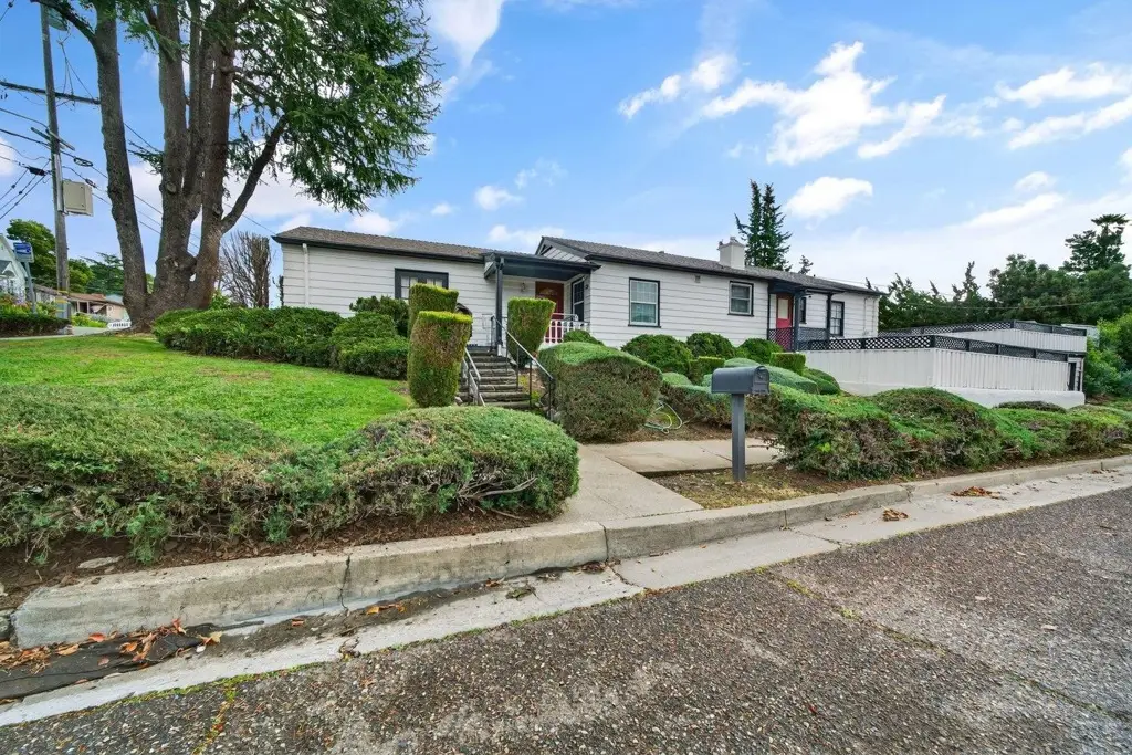 3400 Mirasol Ave, Oakland, CA 94605 - #1