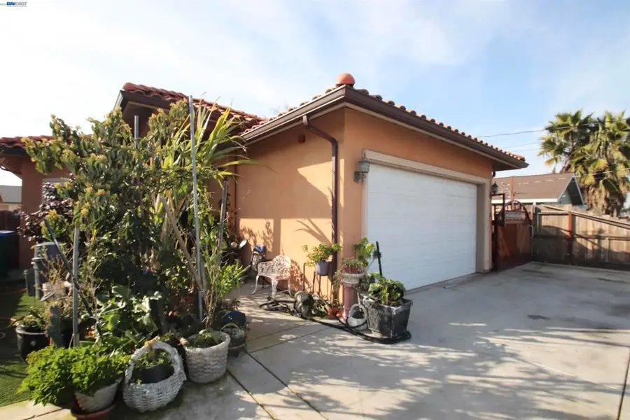 2511 S Laurel, Stockton, CA 95206 - #2