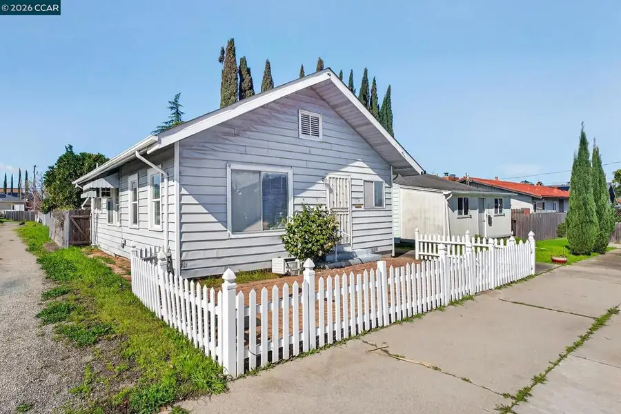 1516 C St, Antioch, CA 94509 - #2