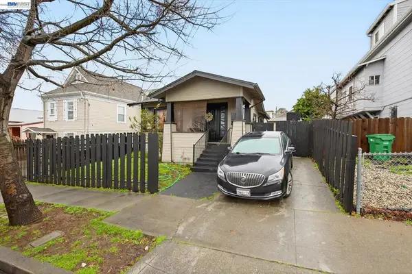 2724 E 22nd St, Oakland, CA 94601