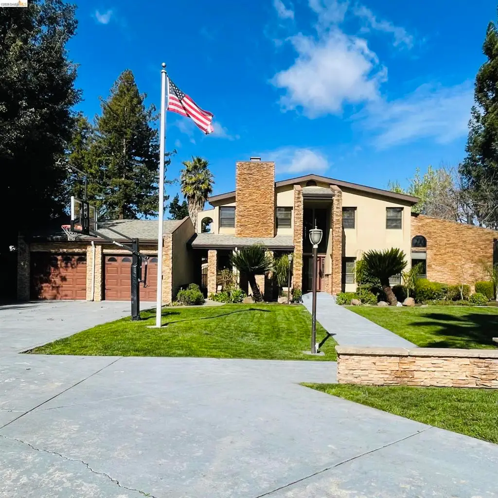 3635 Country Club Blvd, Stockton, CA 95204 - #1