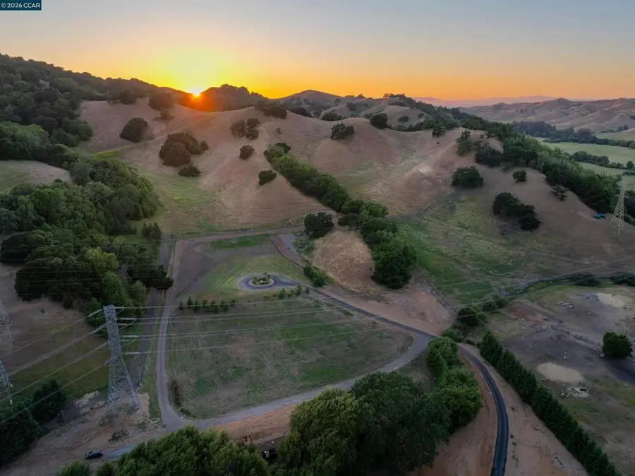 60 Hampton Road, Martinez, CA 94553 - #2