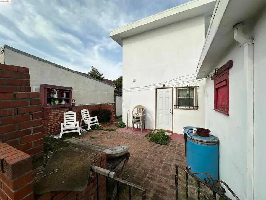 2050 102nd Ave, Oakland, CA 94603 - #3