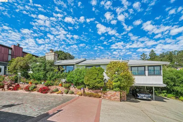 3320 Burdeck Dr., Oakland, CA 94602