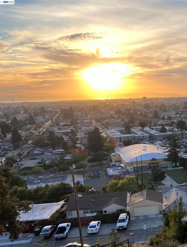 8712 8712 Burr St, Oakland, CA 94621