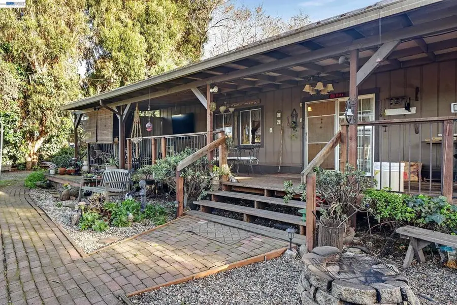 1177 Thiel Rd, Hayward, CA 94544 - #2