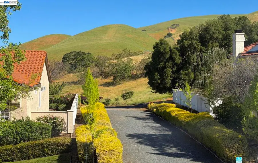 2135 Bluerock Cir, Concord, CA 94521 - #2